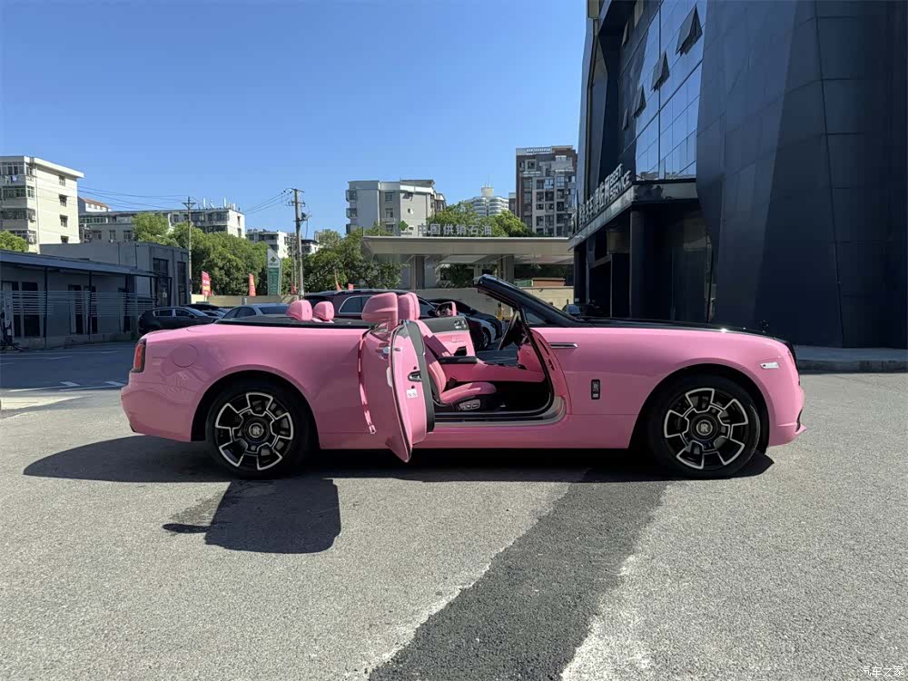 Rolls-Royce Black, 2023 23