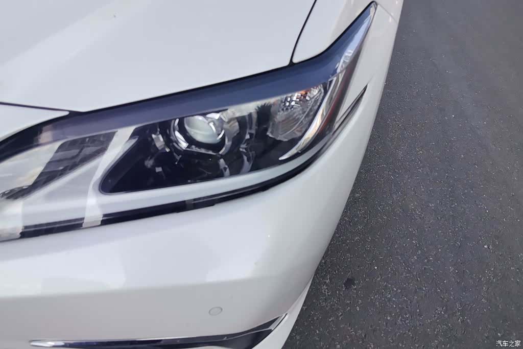 Lexus ES, 2023 все фото