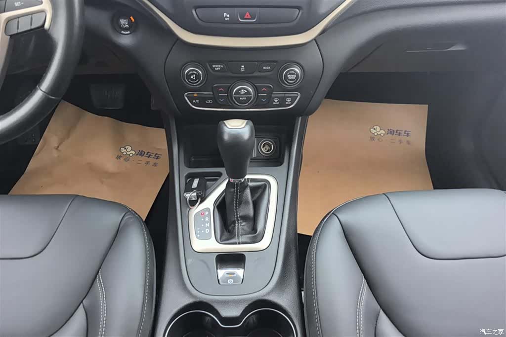 Jeep Cherokee, 2016 16