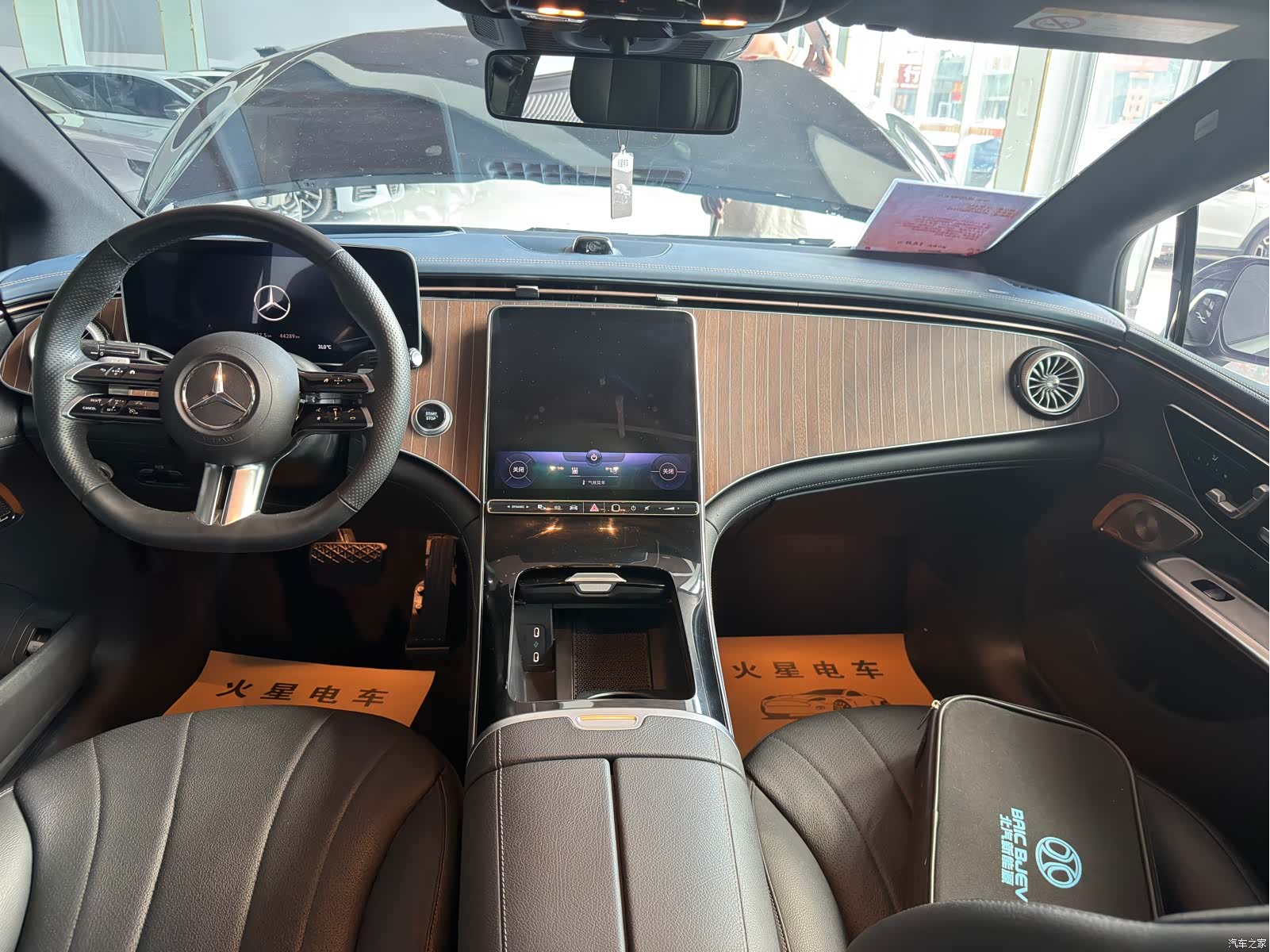 Mercedes-Benz EQE, 2024 12