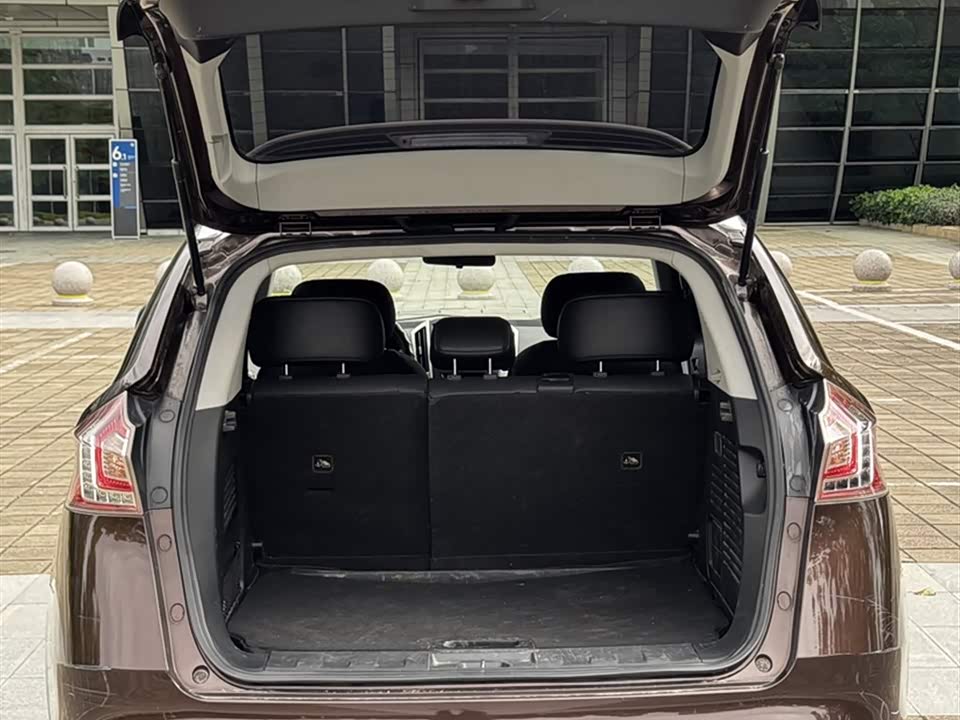 Luxgen Excellent 6 SUV