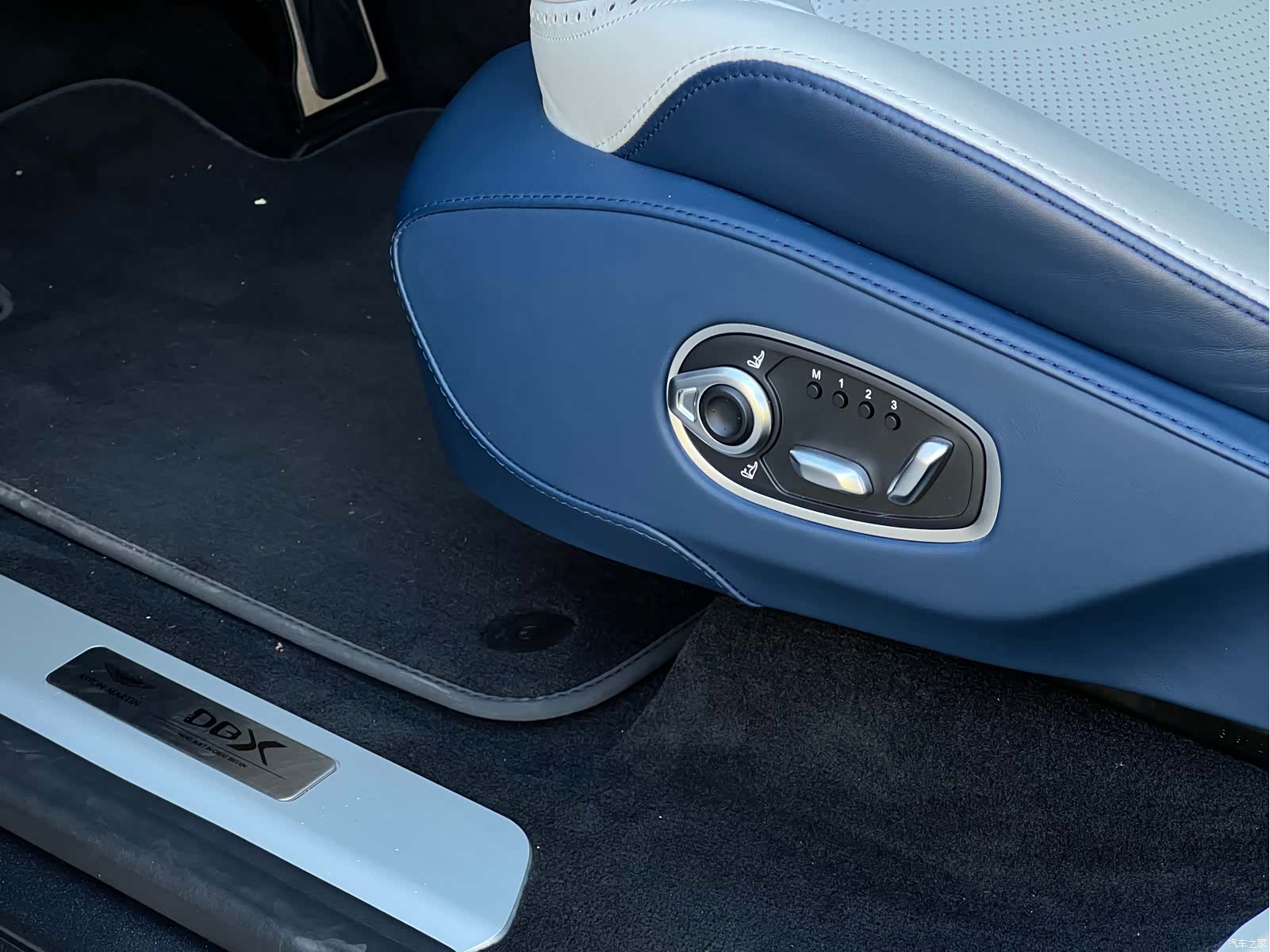 Aston Martin DBX, 2024 23