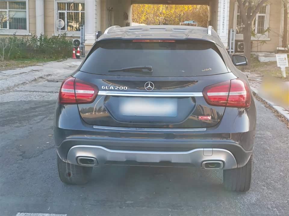 Mercedes-Benz GLA