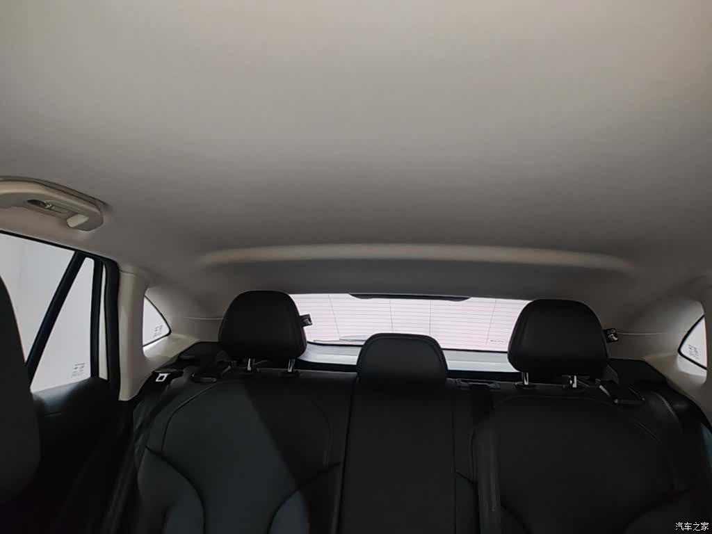 Roewe D5X, 2024 18