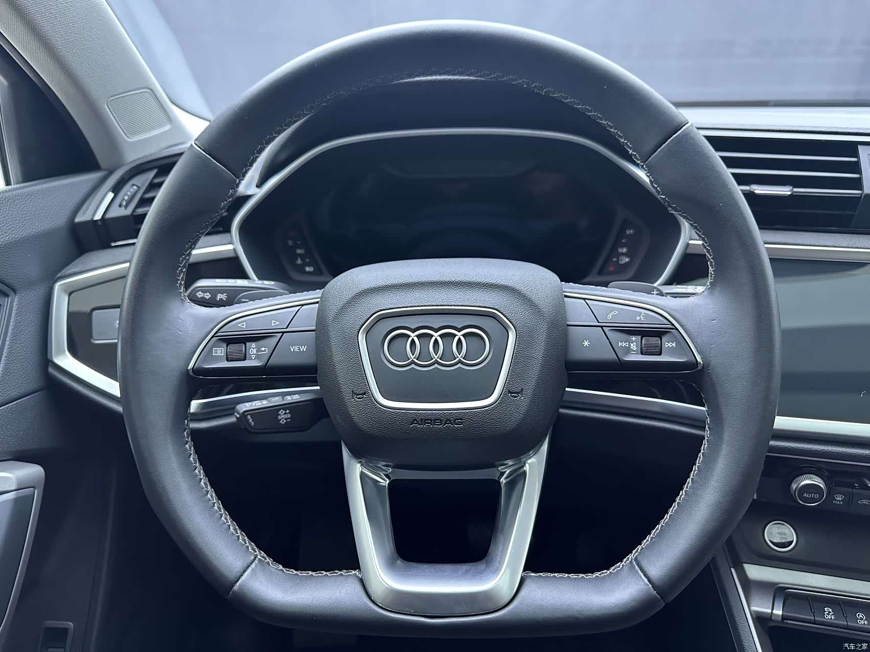 Audi Q3, 2022 12