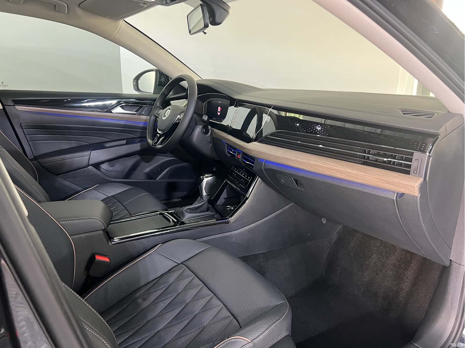 Volkswagen Passat, 2020 16