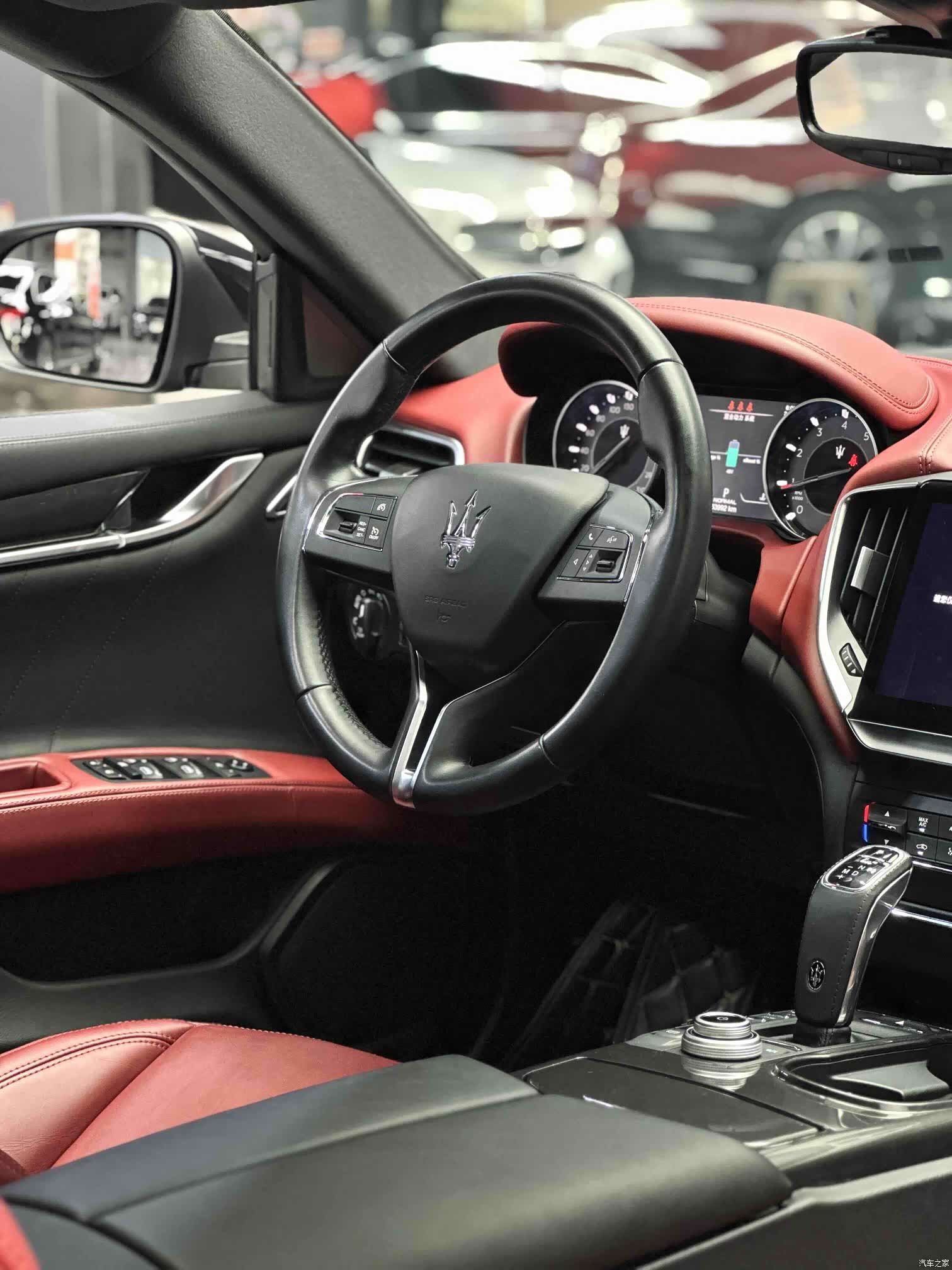Maserati Ghibli, 2022 8