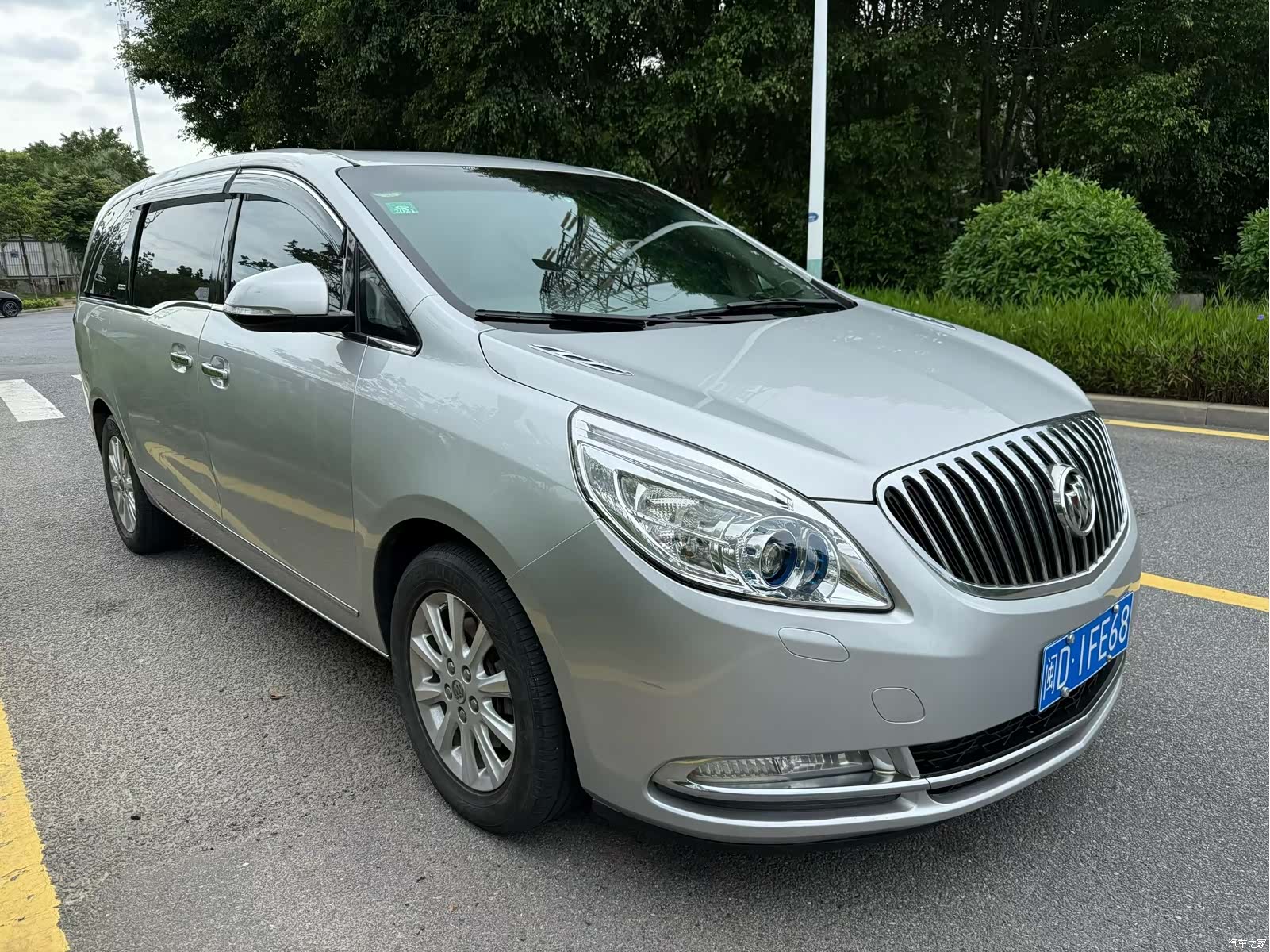 Buick GL8, 2012 2