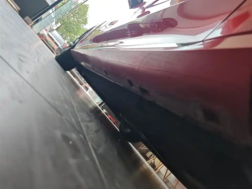 Hongqi H6