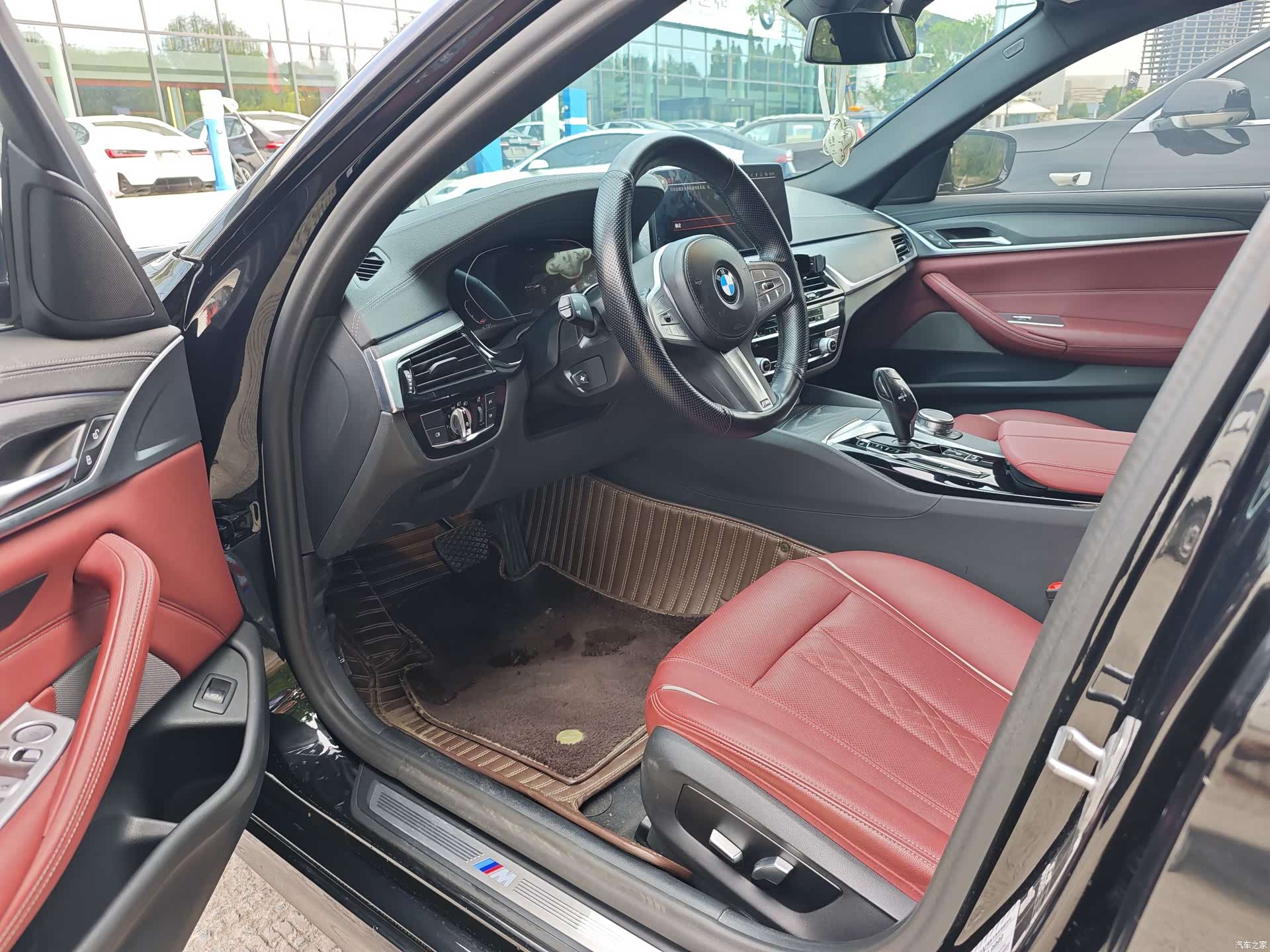 BMW 5 Series, 2023 все фото