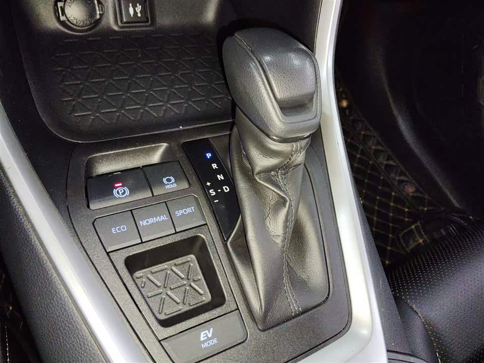 Toyota RAV4 Rongfang