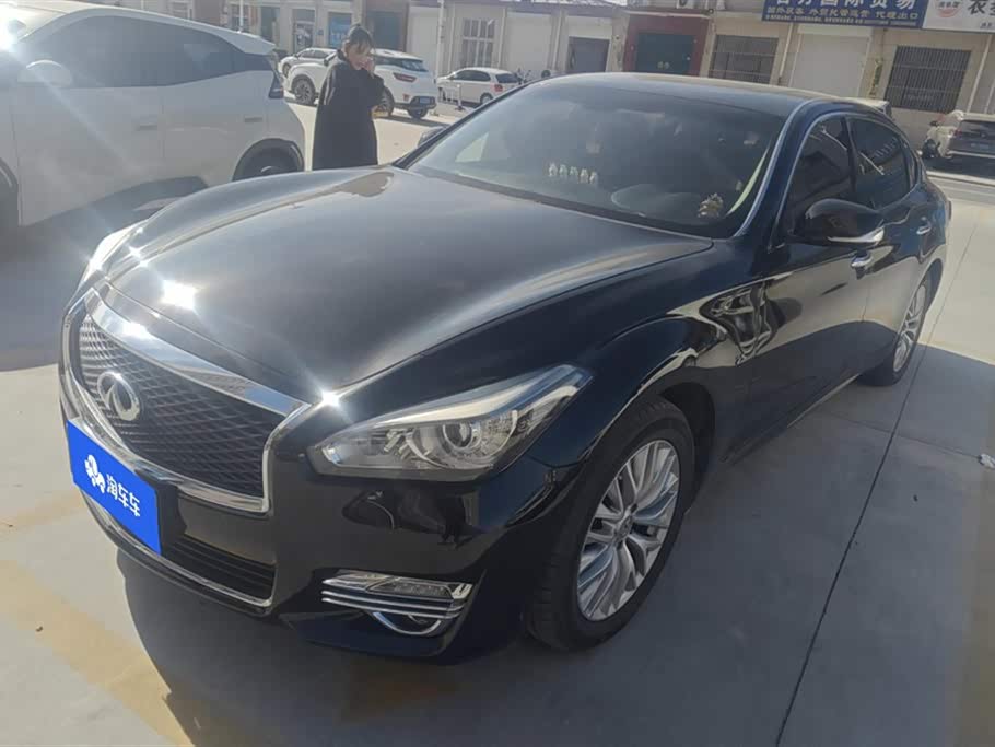 Infiniti Q70