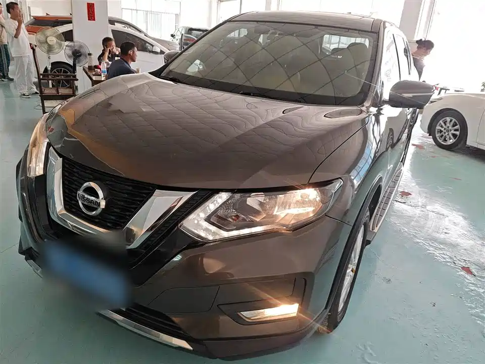 Nissan Qijun