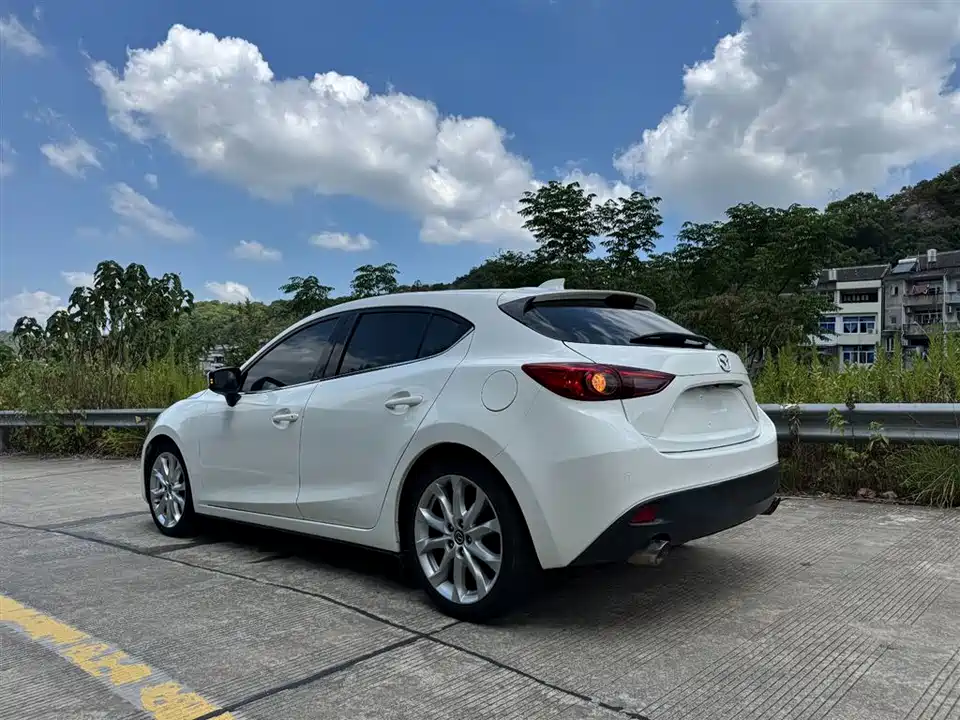 Mazda 3 Angkesaila