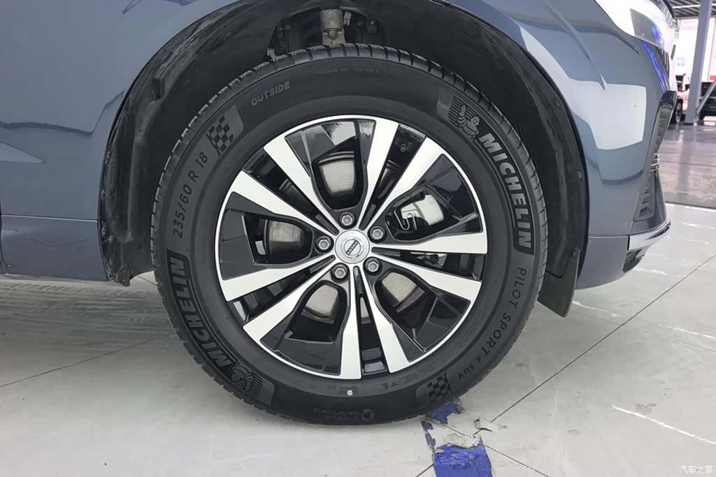 Volvo XC60, 2024 6