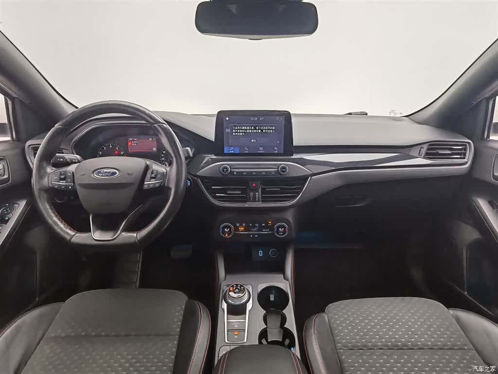 Ford Focus, 2020 все фото