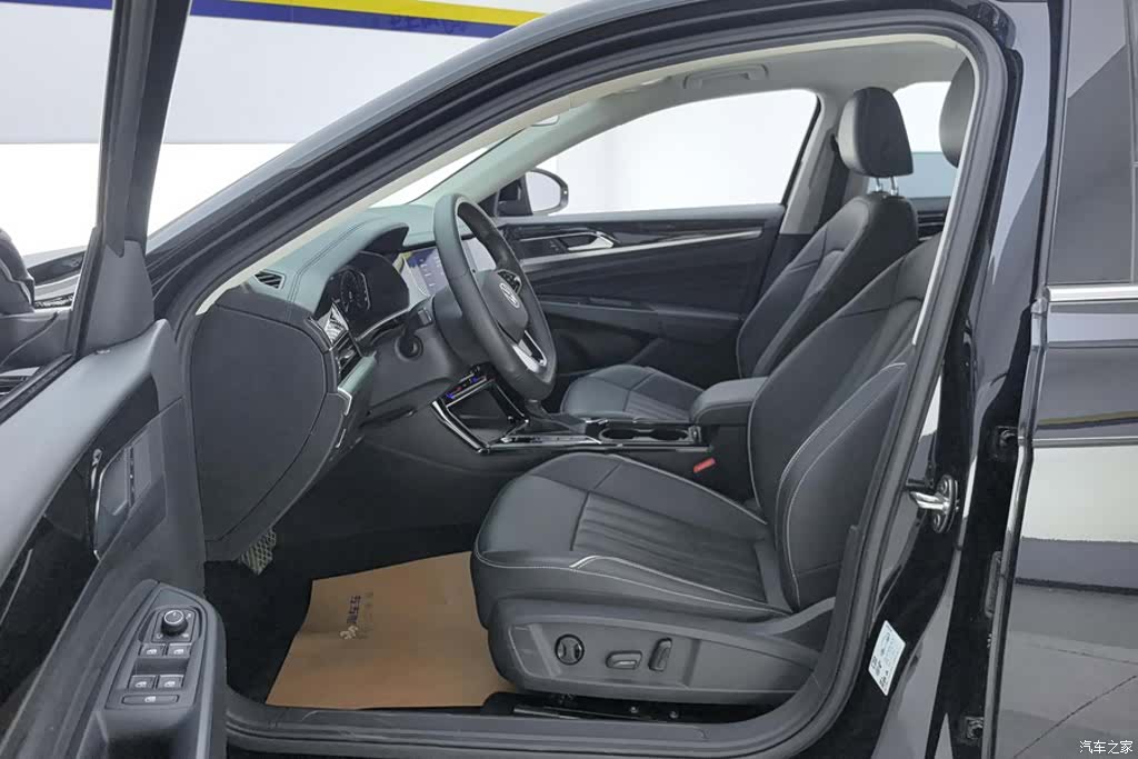 Volkswagen Passat, 2023 9