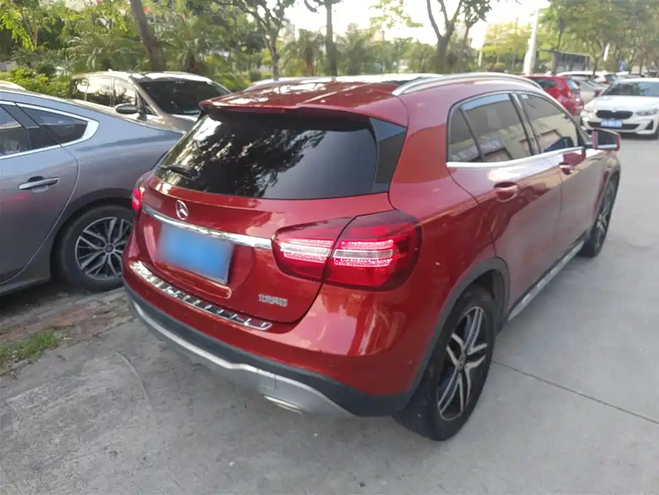 Mercedes-Benz GLA