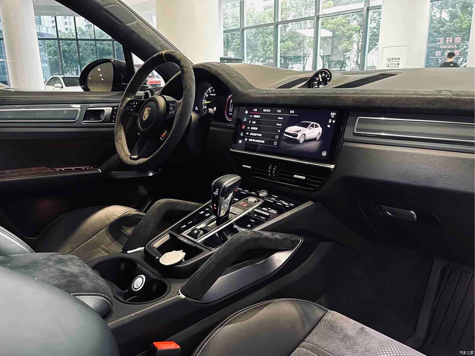 Porsche Cayenne, 2023 все фото