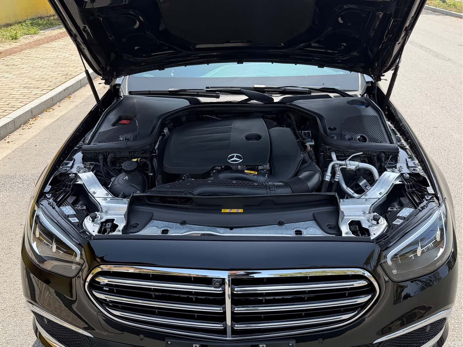 Mercedes-Benz E-Class, 2023 18