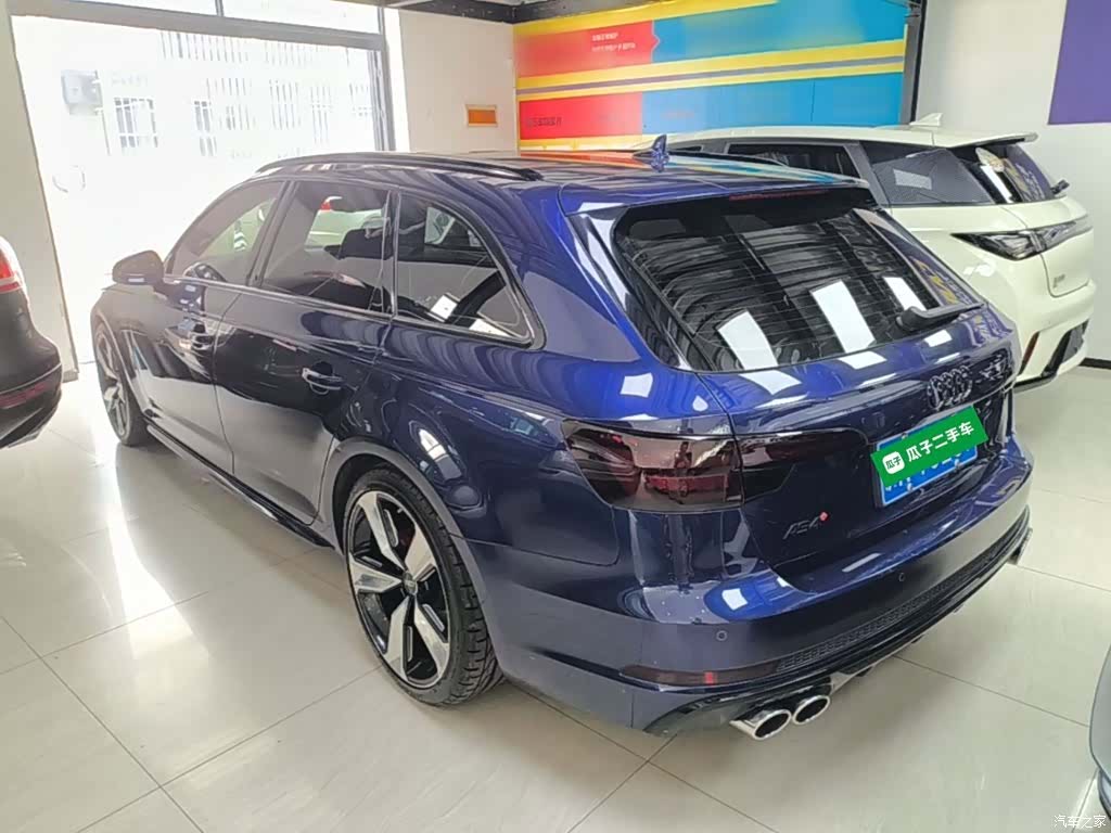 Audi A4, 2020 все фото