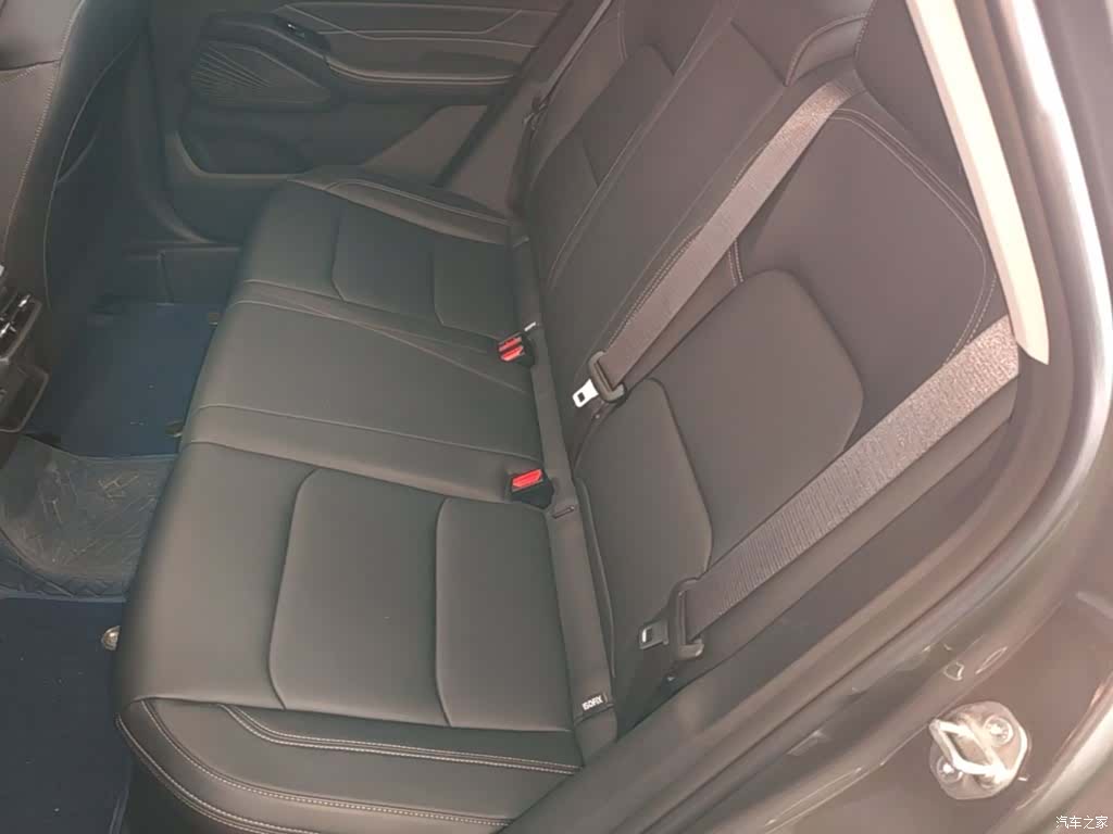 Geely Emgrand, 2025 17