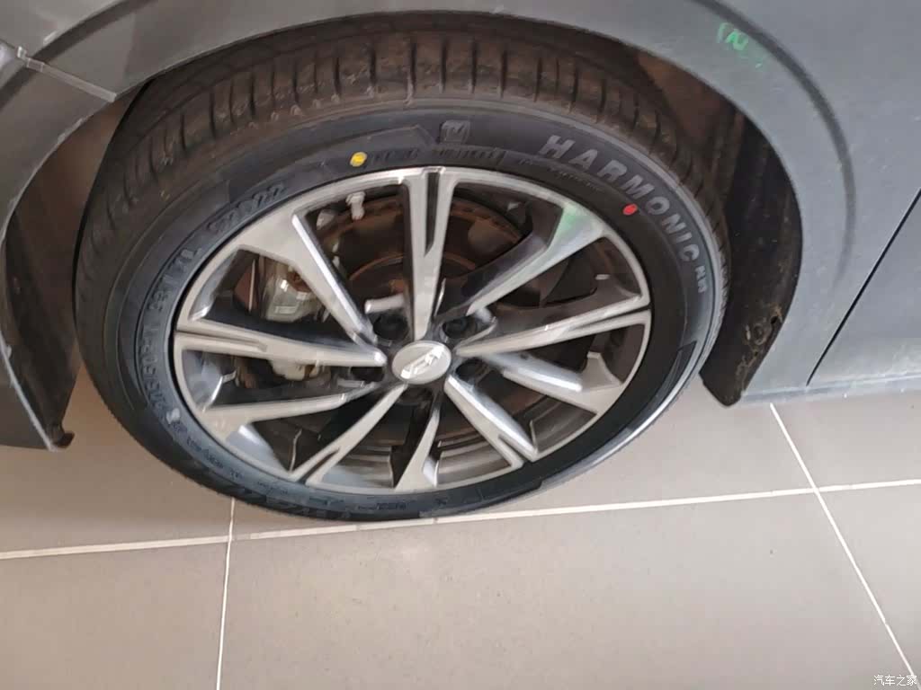 Geely Emgrand, 2025 23