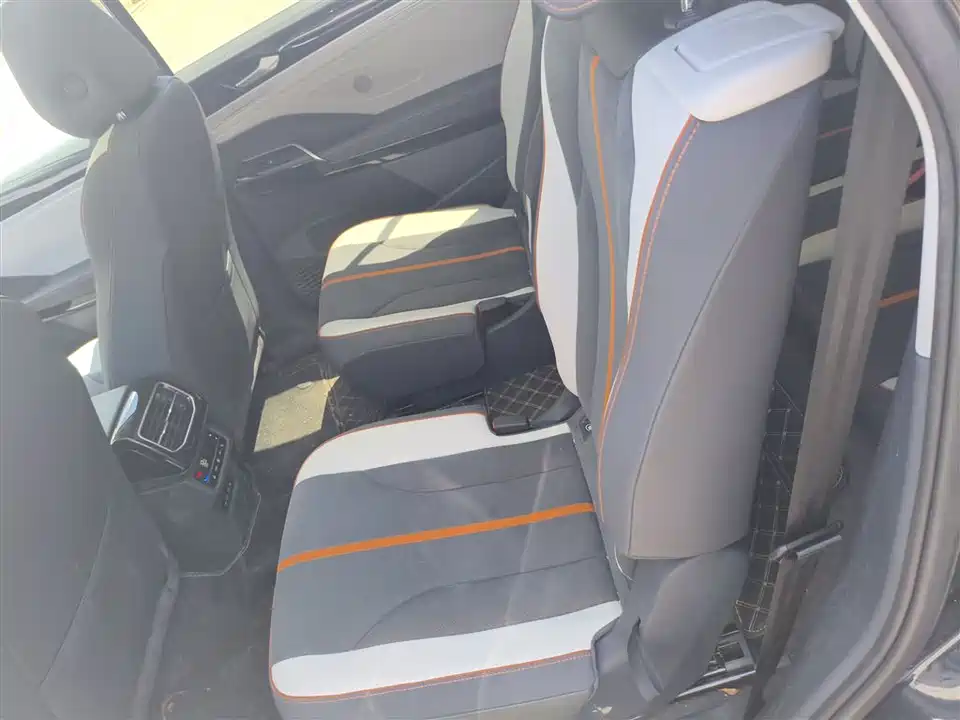 Volkswagen ID.6 CROZZ