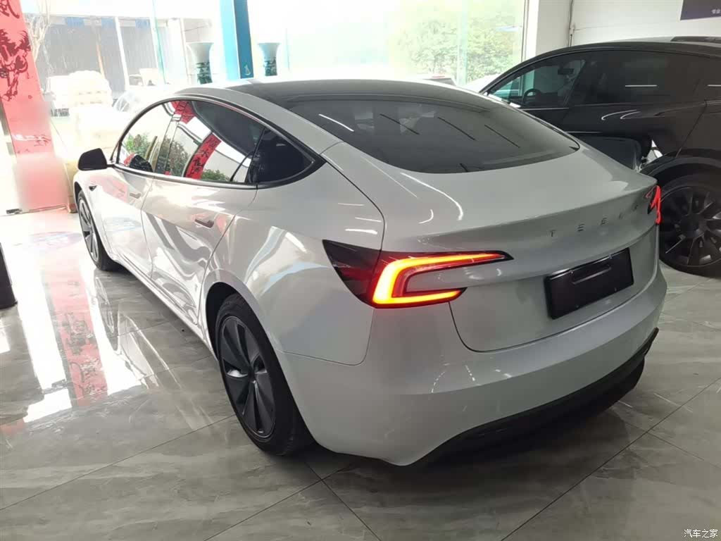 Tesla Model 3, 2025 все фото