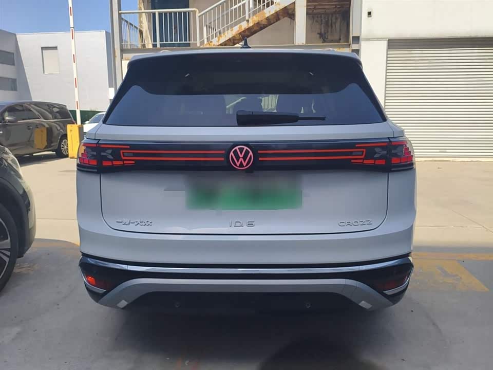Volkswagen ID.6 CROZZ