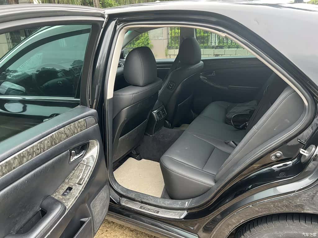 Toyota Crown, 2008 4