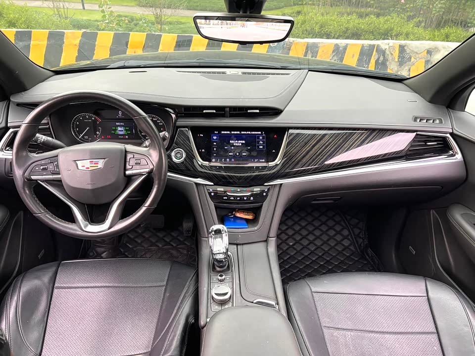 Cadillac XT6
