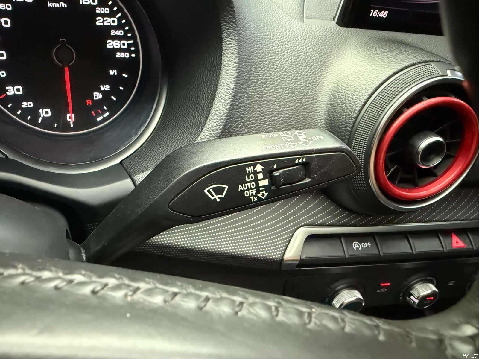 Audi Q2L, 2018 6
