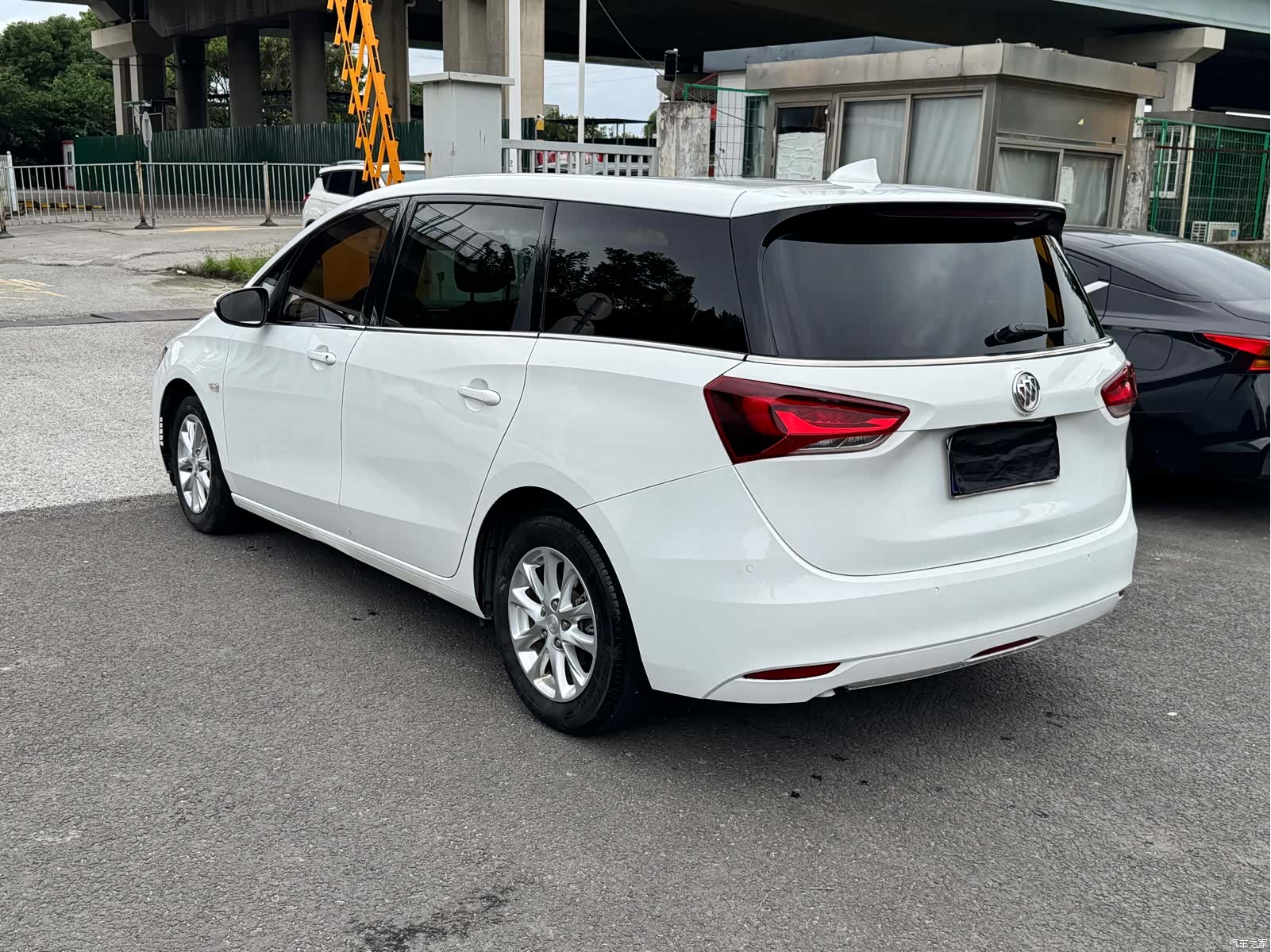 Buick GL6, 2018 17