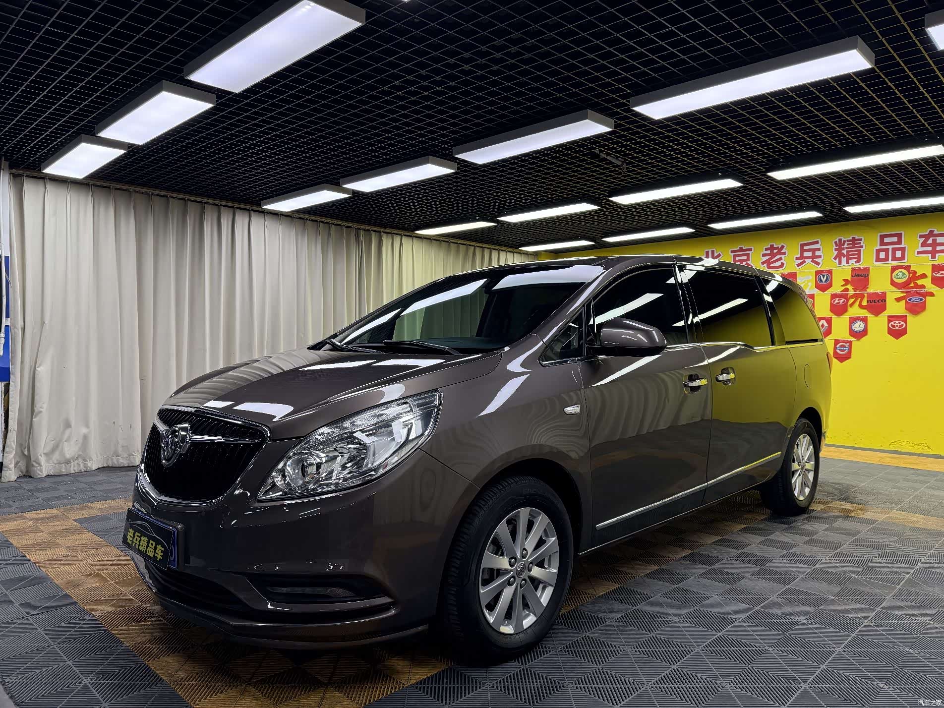 Buick GL8, 2019 1