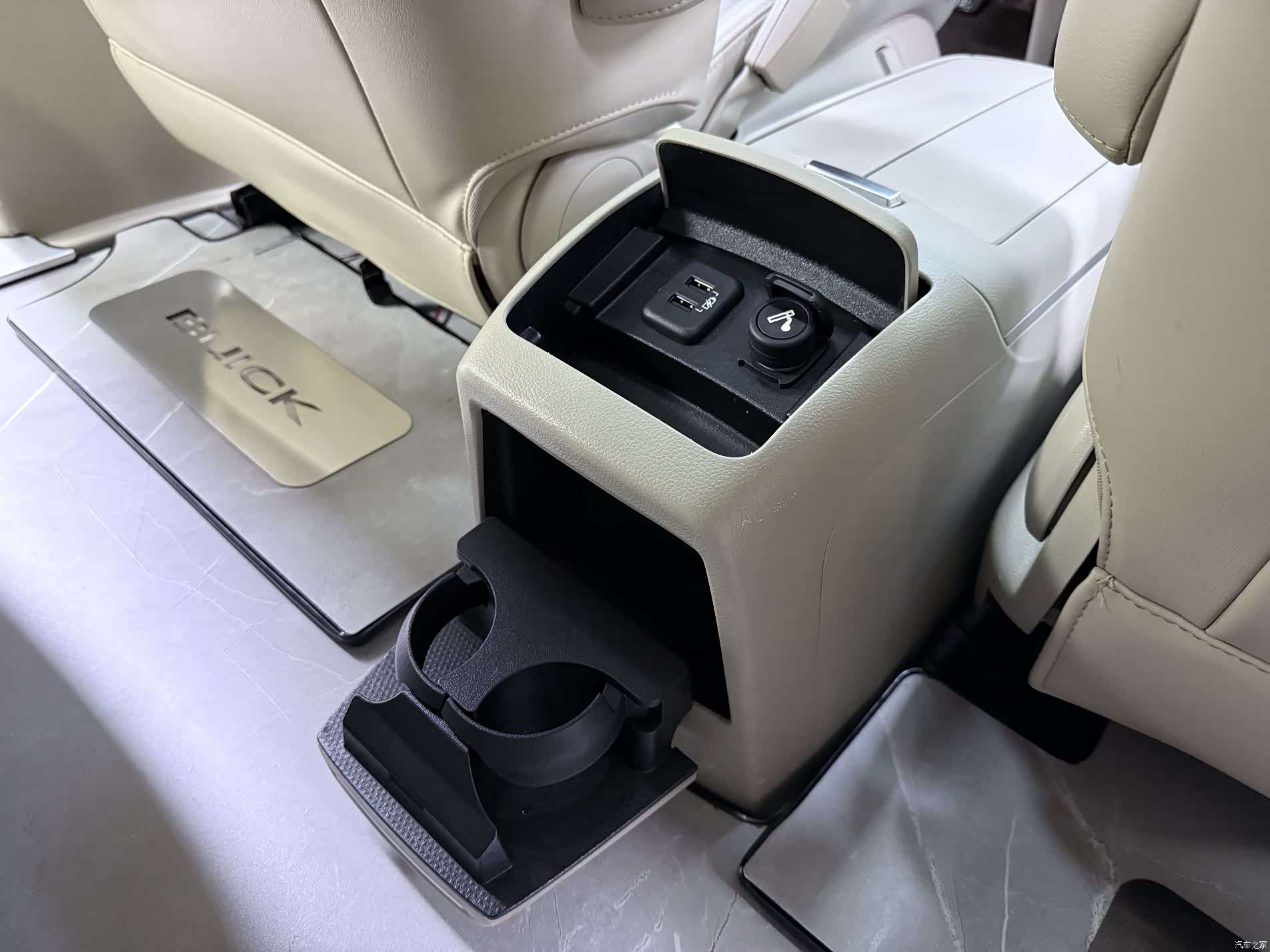 Buick GL8, 2019 17