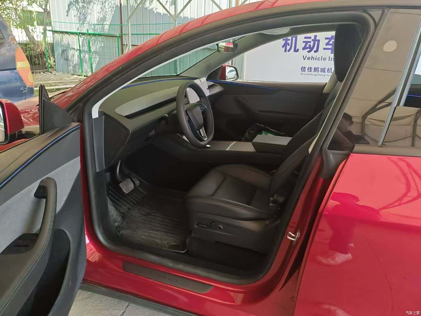 Tesla Model Y, 2025 все фото