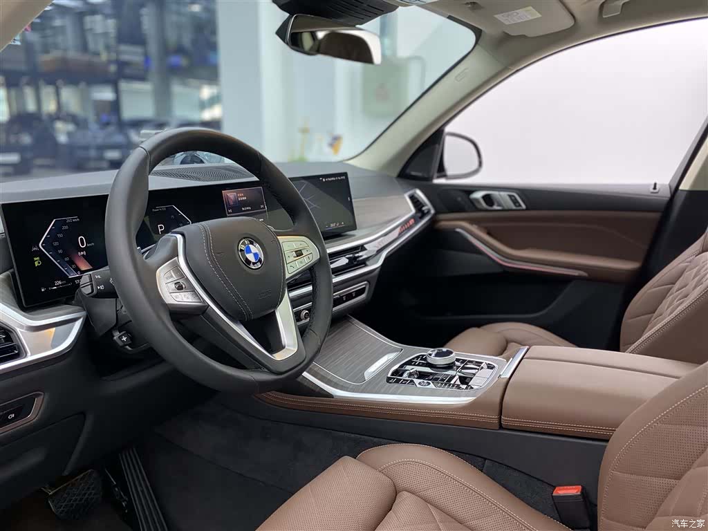 BMW X7, 2024 6