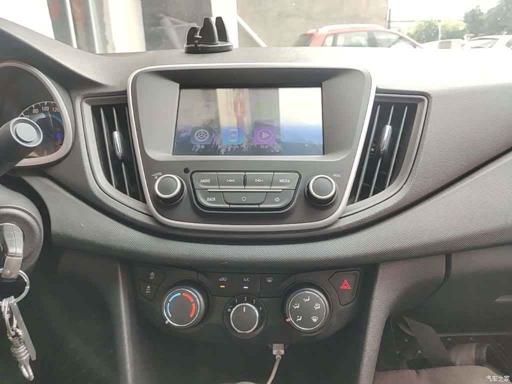 Chevrolet 320, 2019 13
