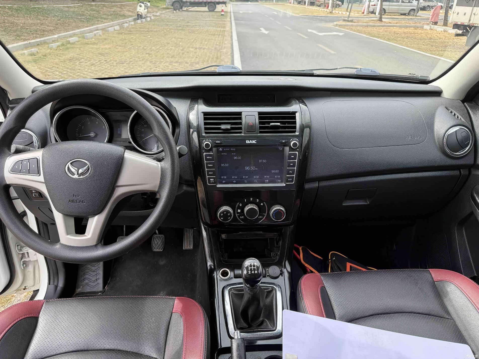 BAIC S3, 2015 18