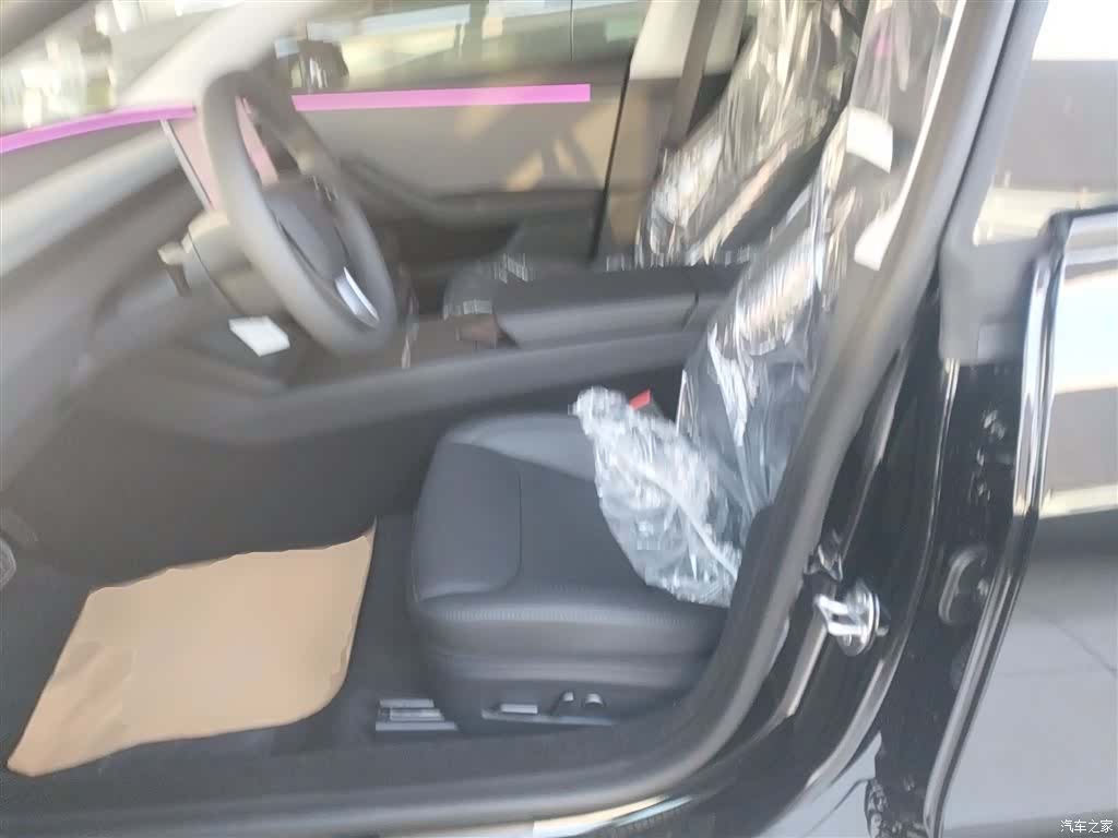 Tesla Model 3, 2026 11