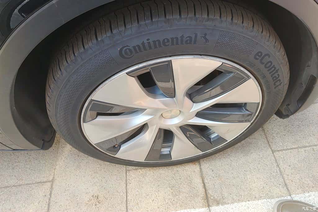 Tesla Model Y, 2021 6