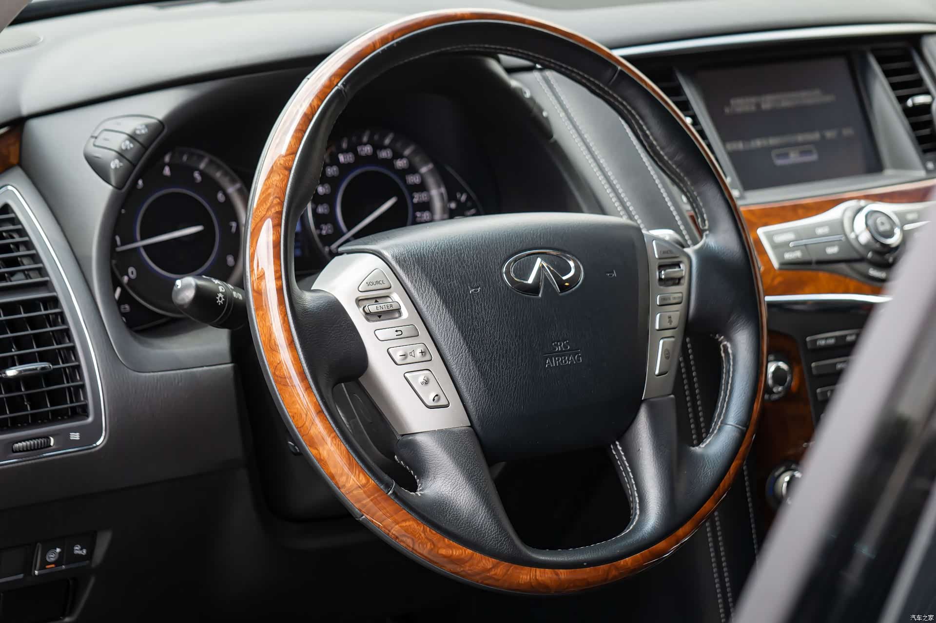 Infiniti QX80, 2017 25