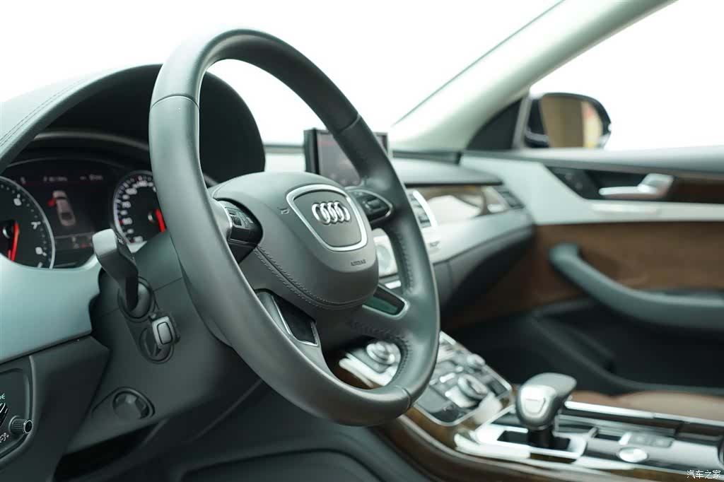 Audi A8L, 2014 9