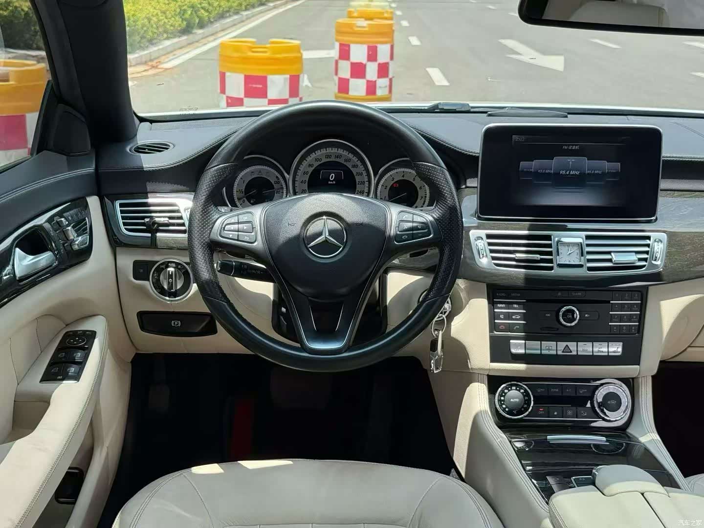 Mercedes-Benz CLS, 2015 9