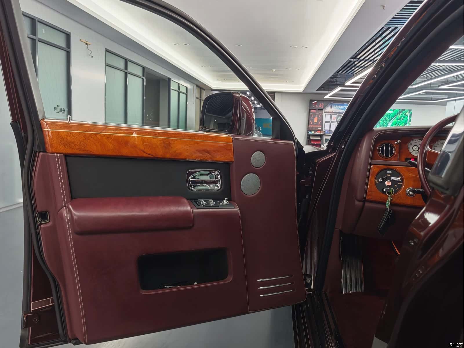 Rolls-Royce Phantom, 2016 22