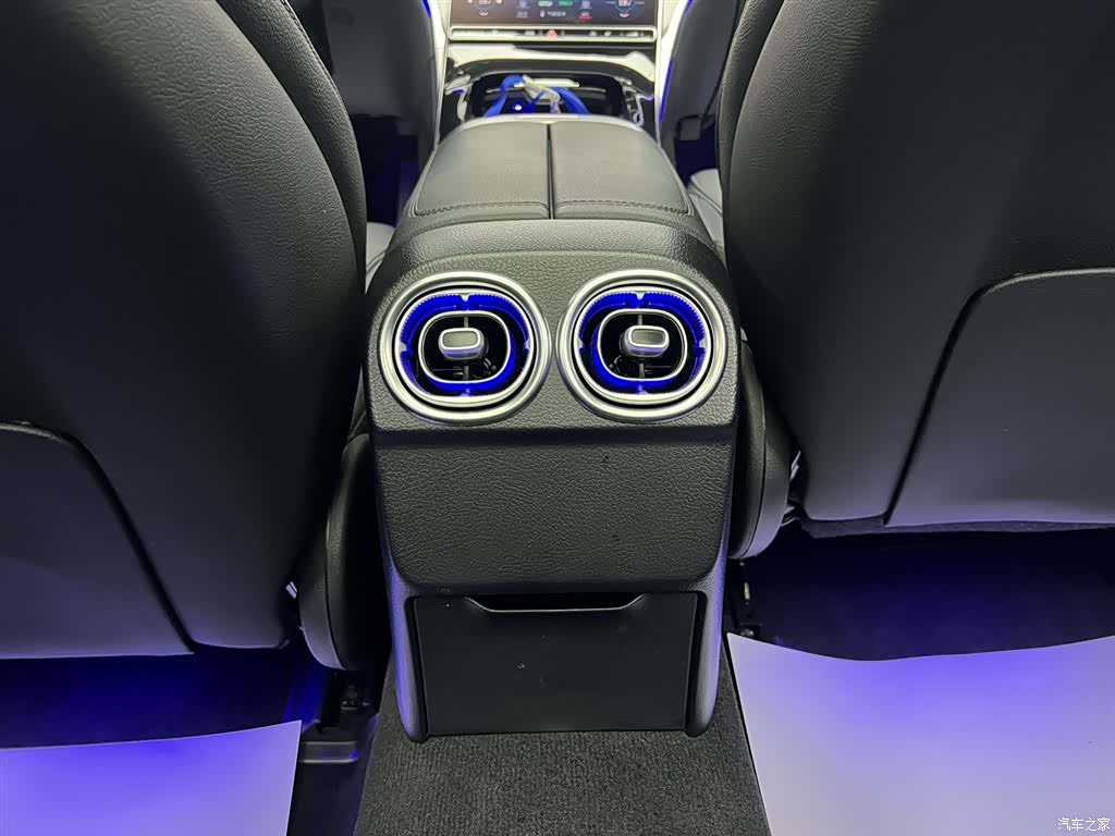 Mercedes-Benz C-Class, 2023 22
