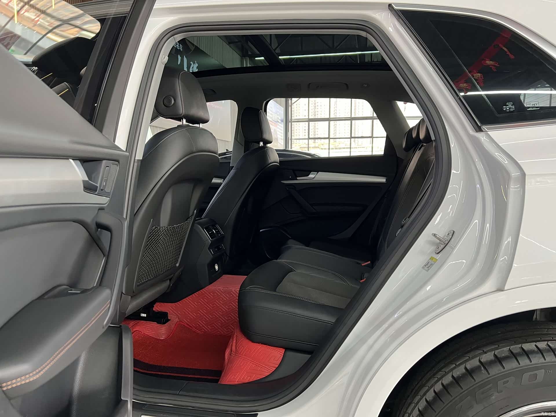 Audi Q5L, 2019 все фото