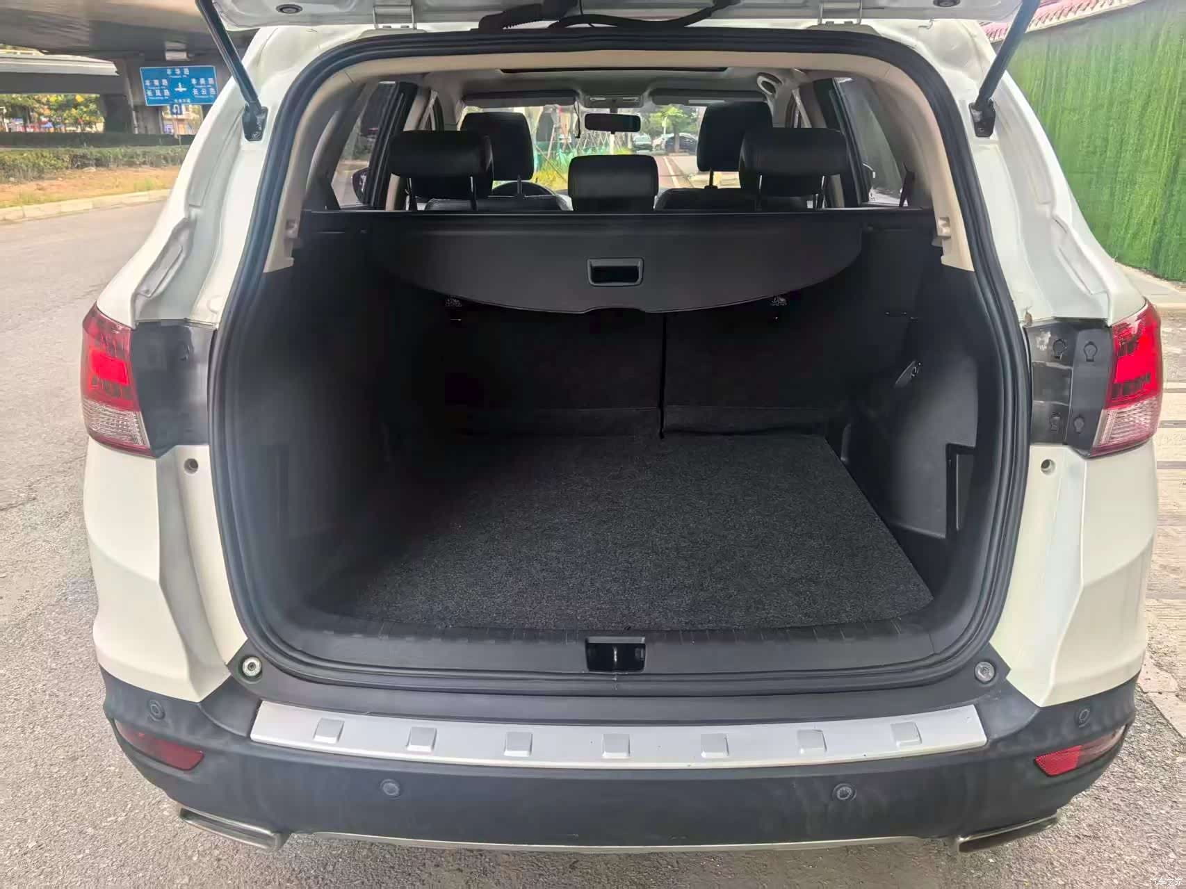 DongFeng AX7, 2016 17