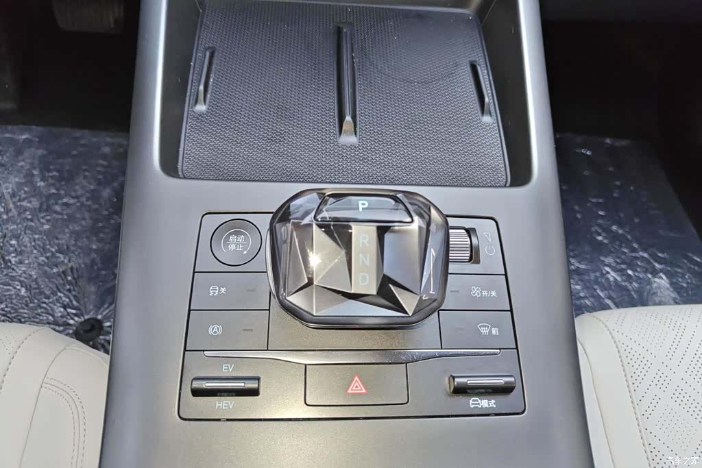 BYD Qin, 2025 16